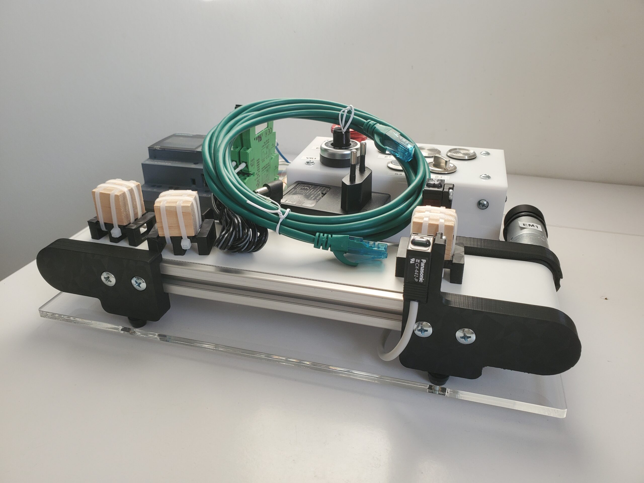 Tiny Conveyor PLC Learning Kit For Siemens Simatic Logo! 8 - Image 3