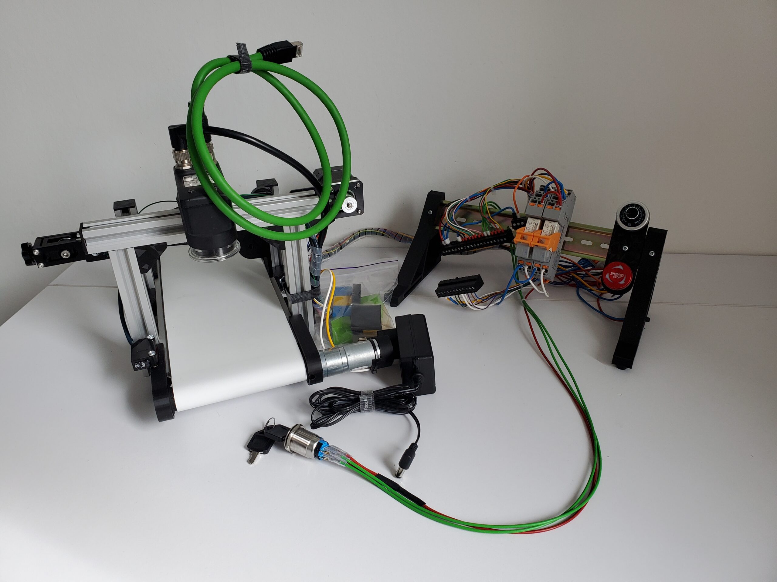 Tiny Sorting Line PLC Learning Kit Siemens Simatic With Servo And Camera Cognex