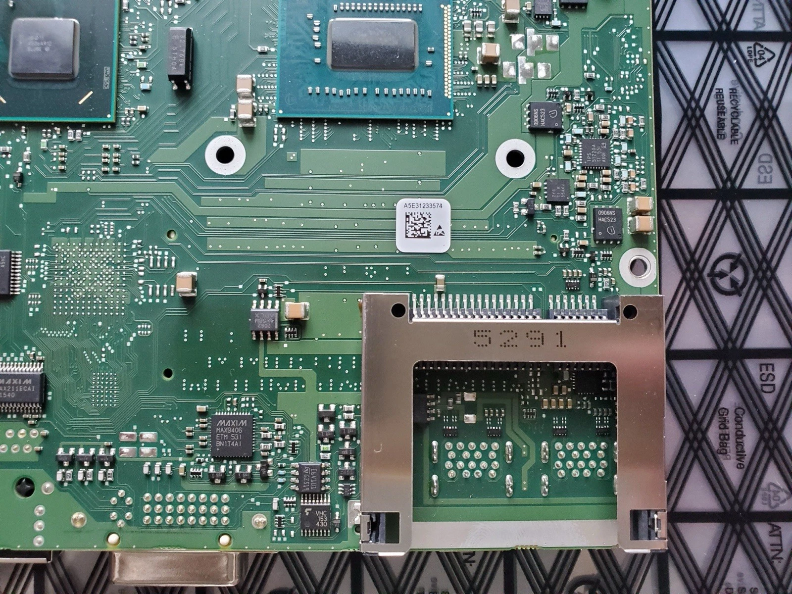 Siemens Simatic IPC477D 15” i3-3217UE PCB Motherboard A5E32121179-AD A5E32121179 - Image 9