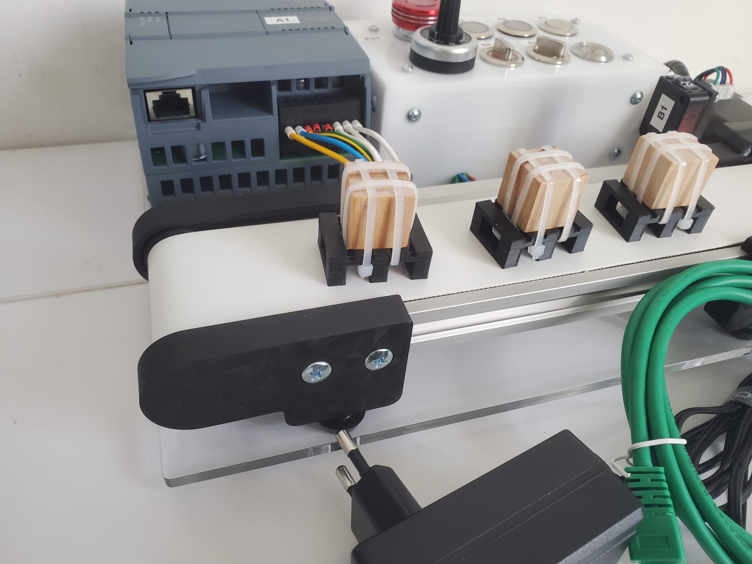 Mini Conveyor Servo Learning Kit For Siemens Simatic 1200 1212c For Step7 and Tia Portal - Image 2